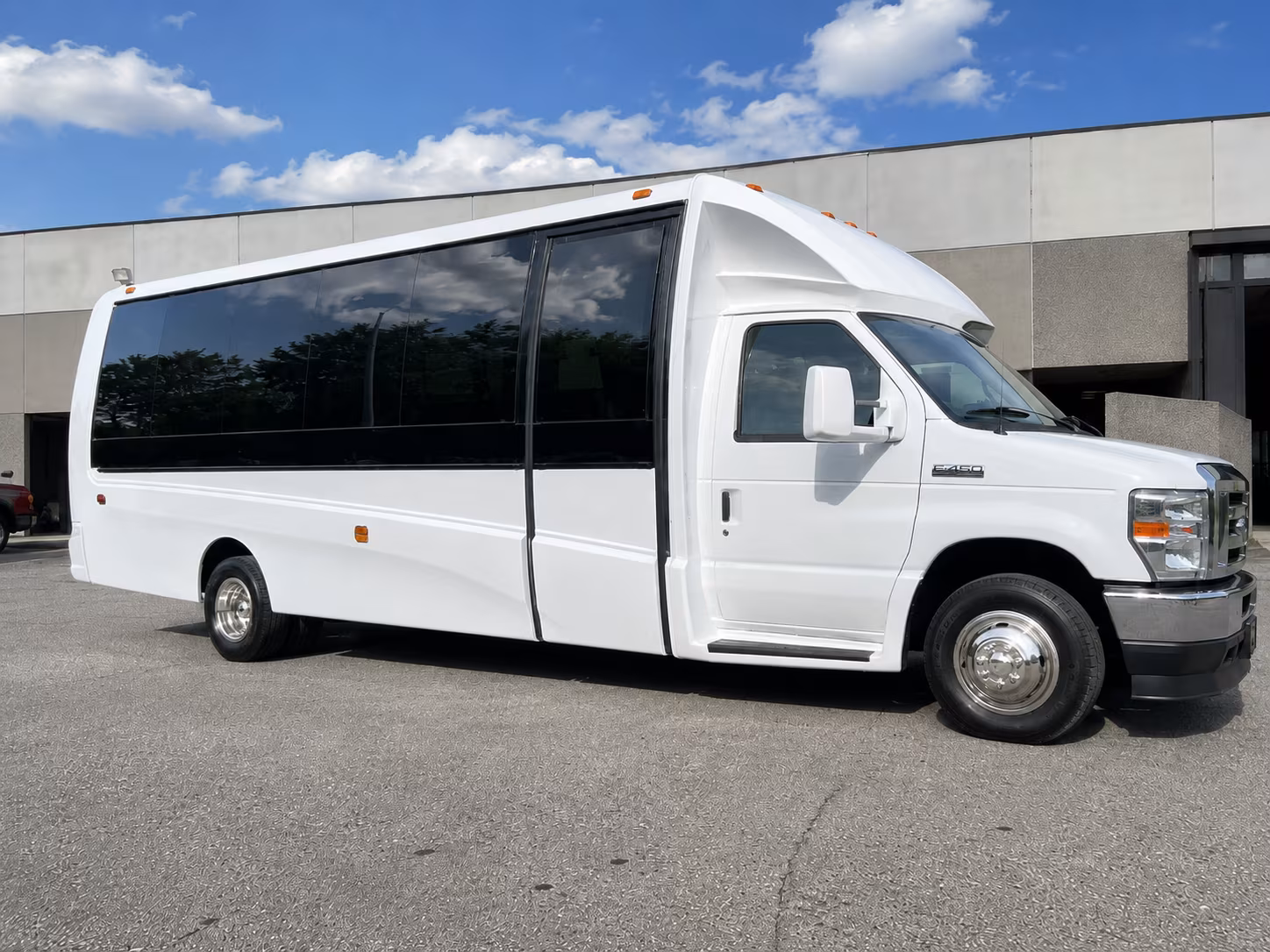 auburncharterbuscompany com makes it easy to find group transportation for every auburn sporting event on the calendar compare buses and prices from a network of companies serving auburn in seconds