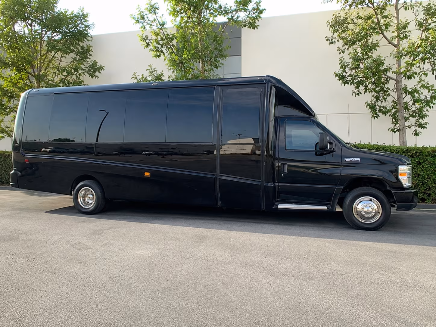 bus rentals for sec road games the iron bowl and atlanta trips
