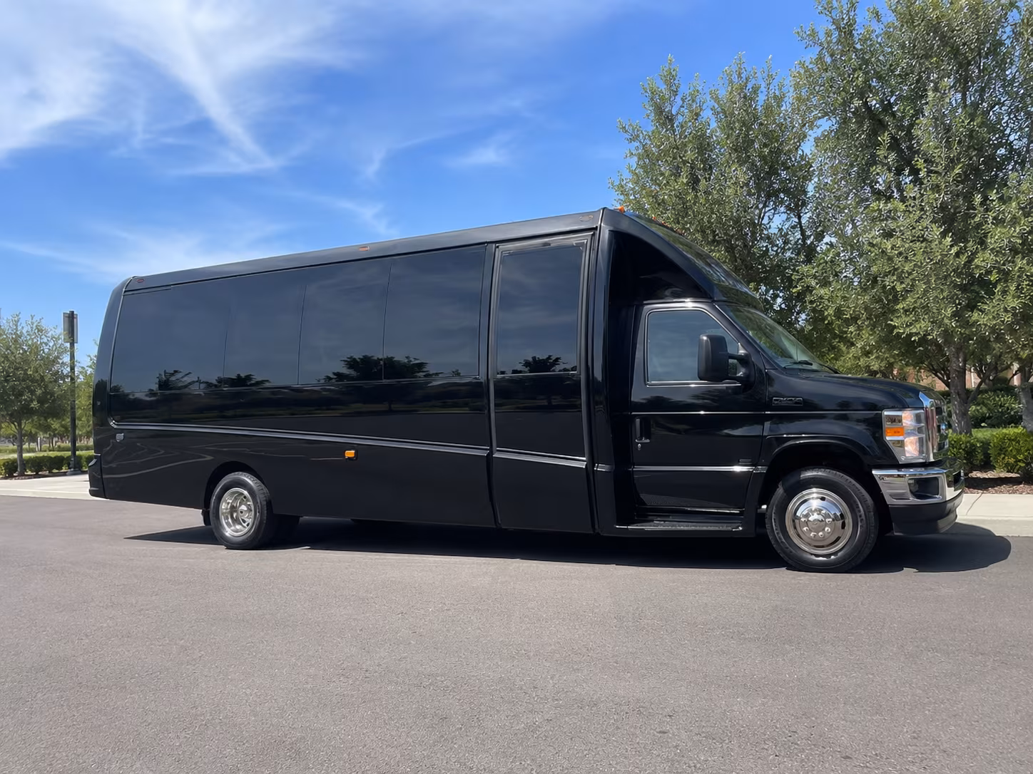 charter buses to jordan hare stadium for auburn tigers football