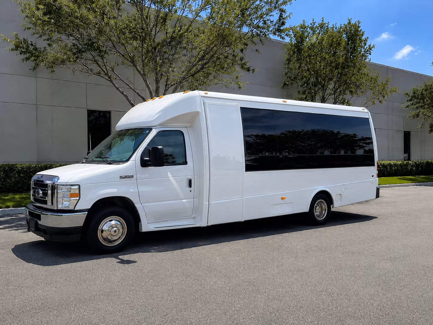 from the bridal party pickup to the last hotel return auburncharterbuscompany com has your auburn wedding covered