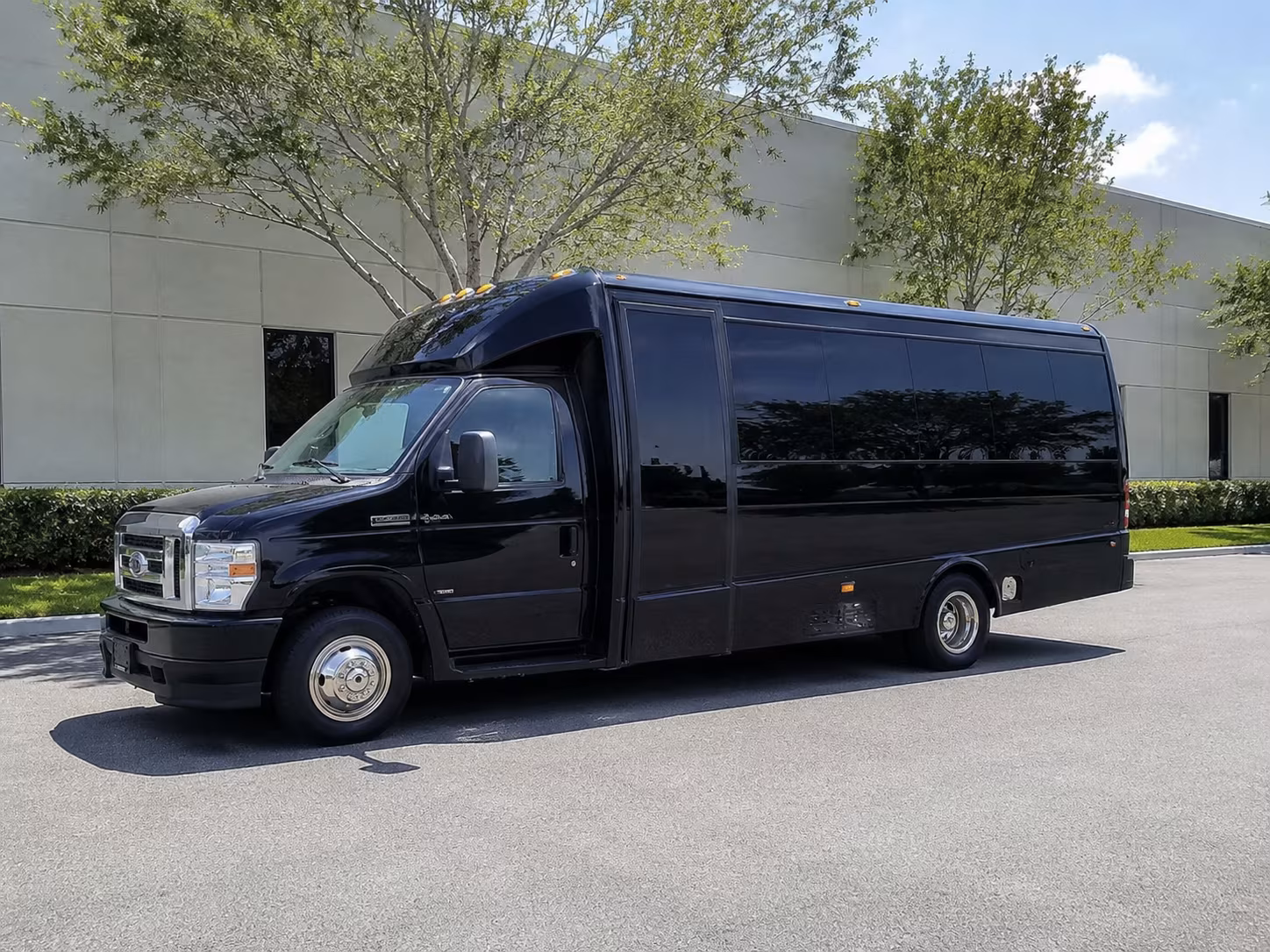 minibuses and party buses for auburn basketball at neville arena
