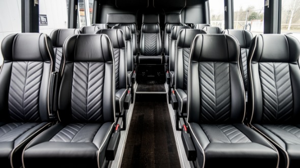 15 passenger minibus rental auburn